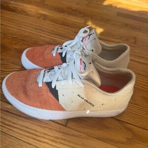 Nike Men’s Sneakers in Peach, White & Black